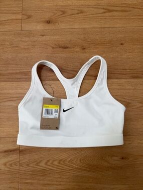 Nike Swoosh Light Support Sports Bra